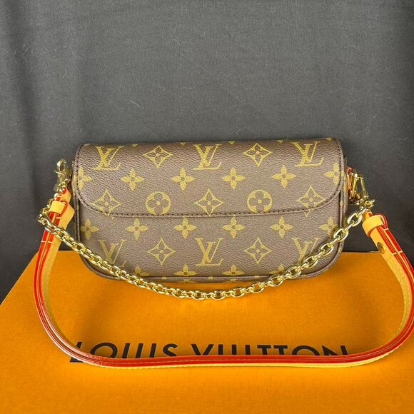 Louis Vuitton Monogram Pochette Félicie Crossbody Bag with Box & Dust Bag - Picture 1 of 14